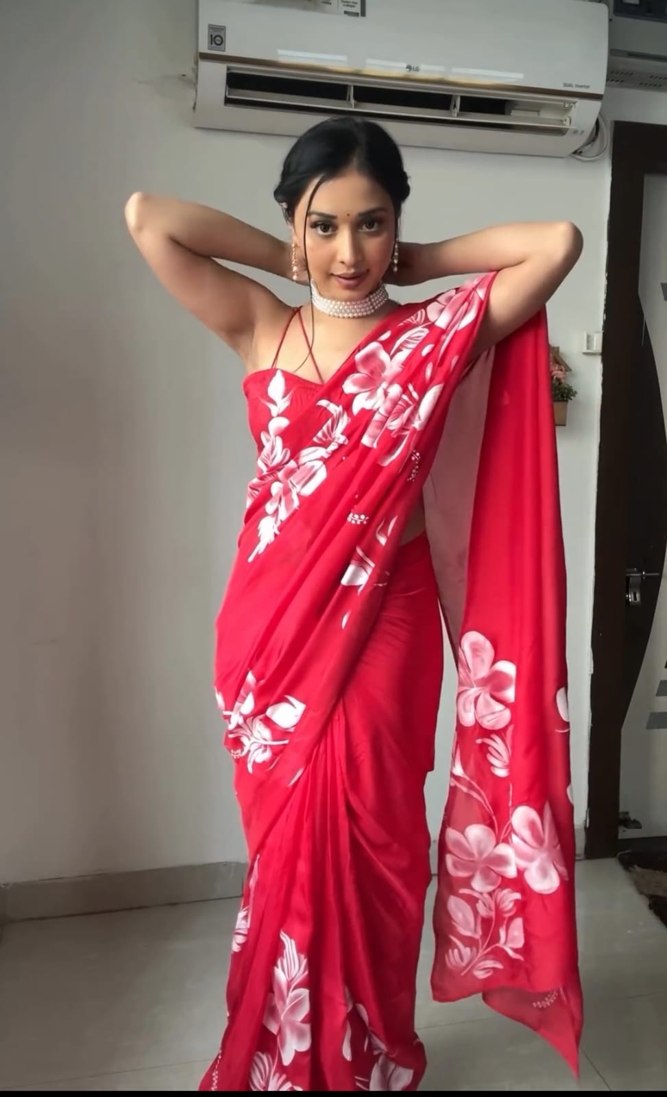 Women Floral Print Pre-Stitched Saree